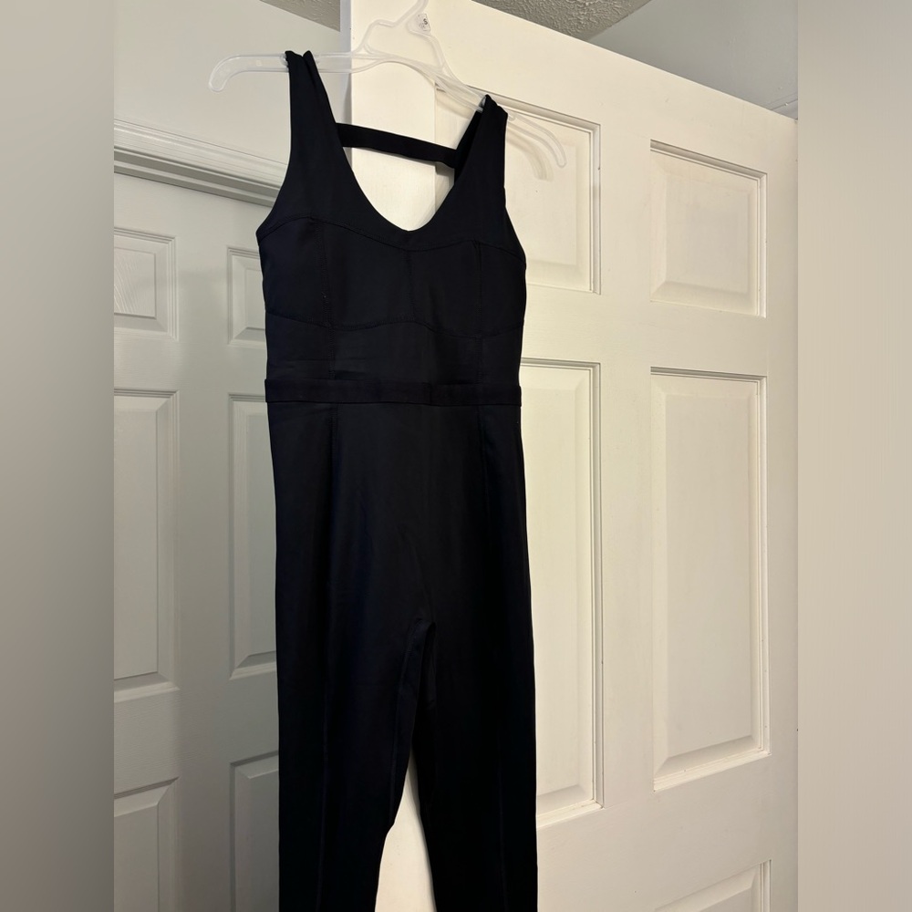 Long legged Fabletics Body Suit never worn